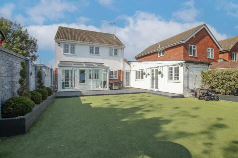 Lyndale, Kelvedon Hatch, Brentwood 5 bed detached house for sale
