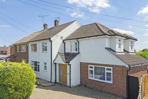 Blackmore Road, Kelvedon Hatch... 4 bed semi
