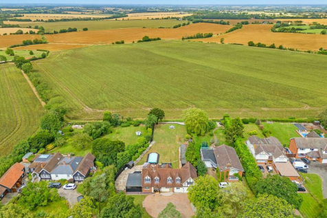 * SIGNATURE HOMES * Loves Green... 4 bed detached house for sale