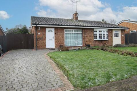 Priory Mead, Doddinghurst, Brentwood 2 bed semi