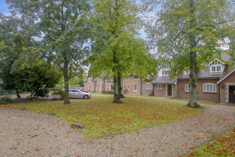Station Lane, Ingatestone 3 bed apartment for sale
