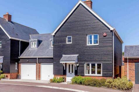 Elm Gardens, Mountnessing, Brentwood 4 bed semi