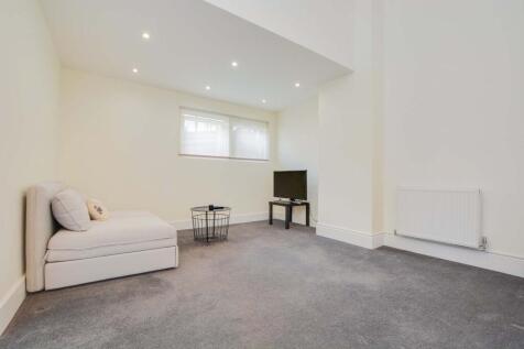 2 bedroom town house for sale