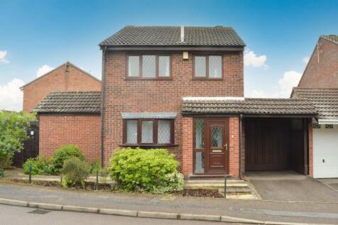 3 bedroom link detached house for sale