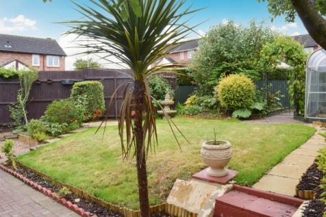 3 bedroom link detached house for sale