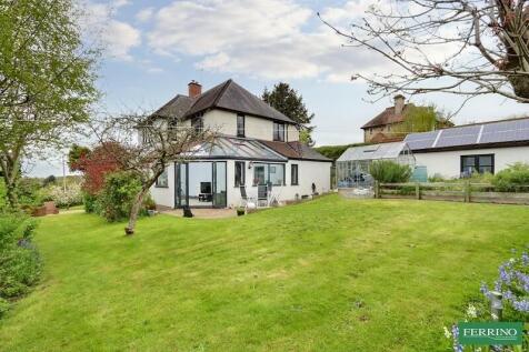 Grove Road, Lydney, Gloucestershire.... 4 bed detached house for sale