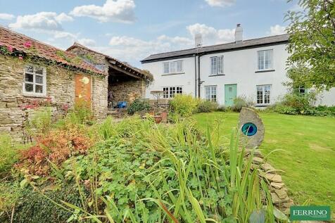 Oldcroft, Oldcroft, Lydney... 5 bed semi