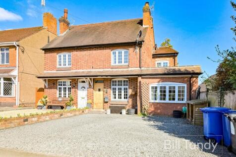 School Lane, Hopwas, Tamworth, B78 3 bed semi