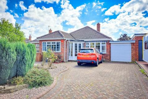 2 bedroom detached bungalow for sale