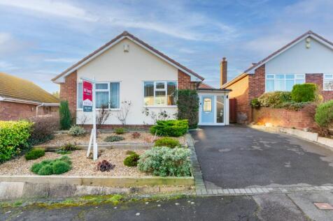 Brackenhill Road, Burntwood, WS7 2 bed bungalow for sale