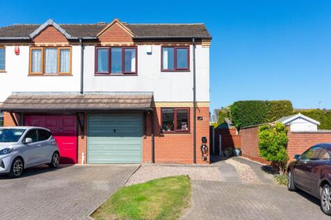 3 bedroom semi-detached house for sale