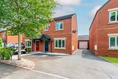 Burntwood Road, Norton Canes... 3 bed semi
