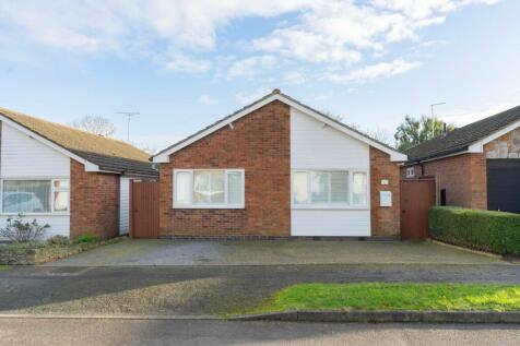 4 bedroom detached bungalow for sale