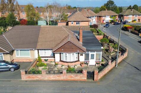 2 bedroom semi-detached bungalow for sale