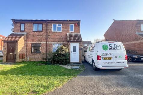 2 bedroom semi-detached house for sale