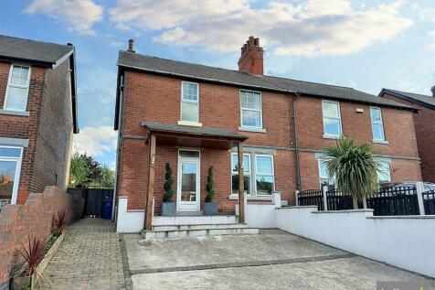 4 bedroom semi-detached house for sale