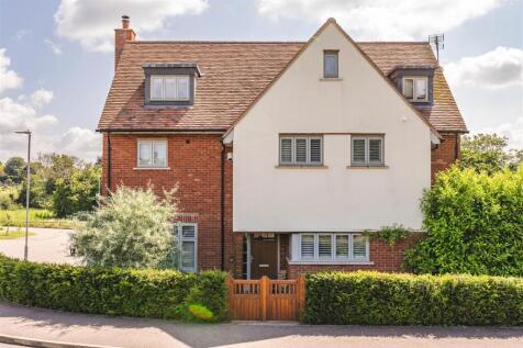 Gillon Way, Radwinter CB10 5 bed detached house for sale