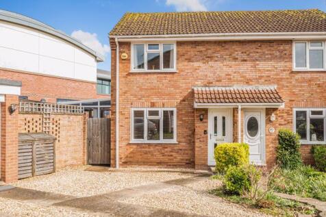 2 bedroom semi-detached house for sale