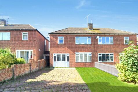 3 bedroom semi-detached house for sale