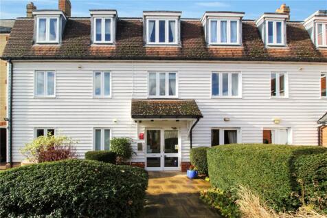 Roche Close, Rochford, Essex, SS4 2 bed apartment for sale