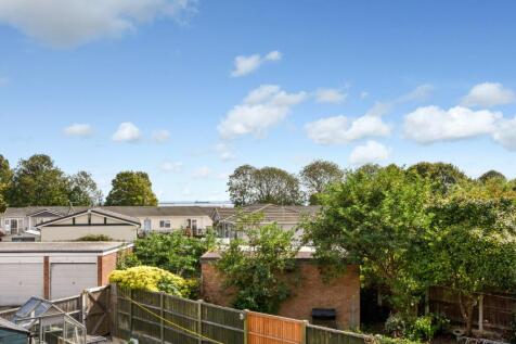 Gunners Road, Shoeburyness, Essex, SS3 3 bed terraced house for sale