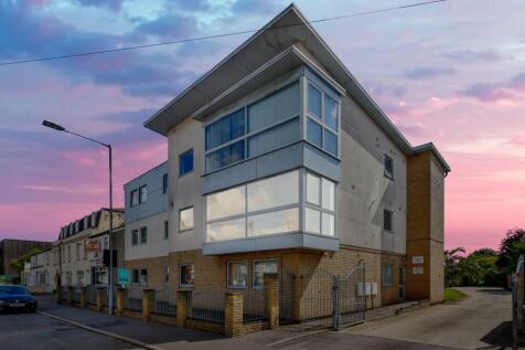 Cannon Court, 38 High Street... 2 bed apartment for sale