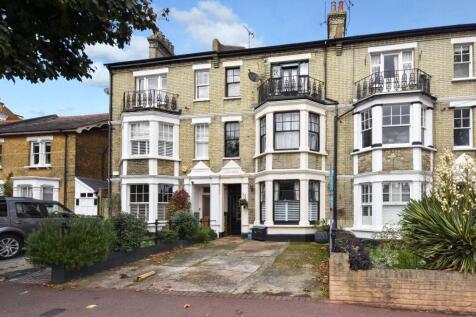 Alexandra Road, CLIFFTOWN... 3 bed apartment for sale