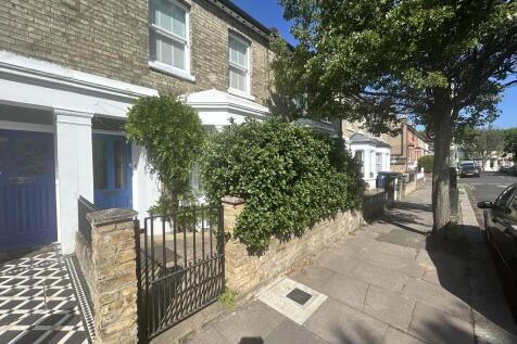 4 bedroom terraced house for sale