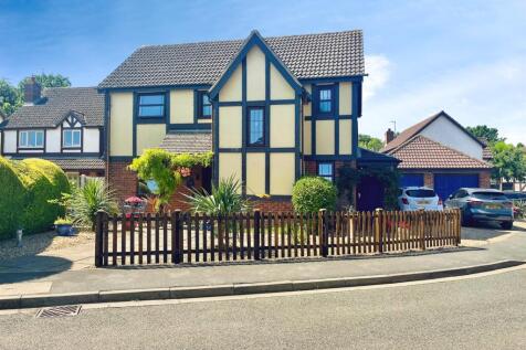 4 bedroom detached house for sale