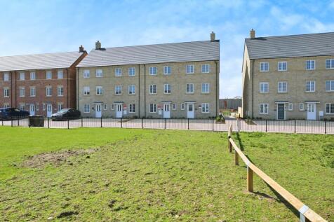 4 bedroom end of terrace house for sale