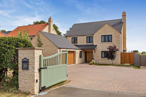 5 bedroom detached house for sale