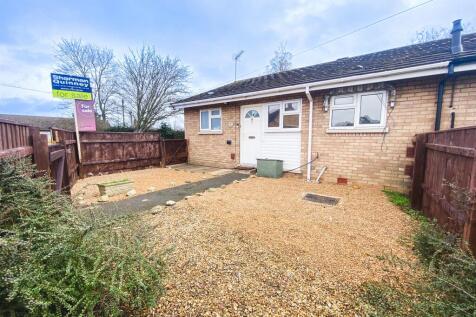 2 bedroom terraced bungalow for sale