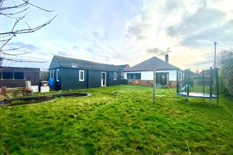 3 bedroom detached bungalow for sale