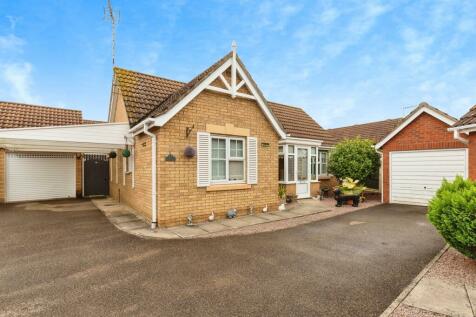 2 bedroom detached bungalow for sale