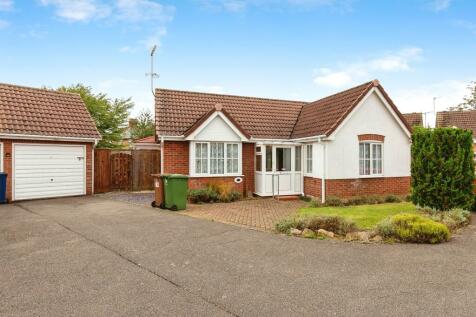 2 bedroom detached bungalow for sale