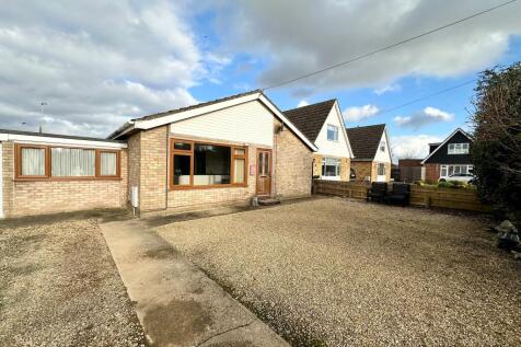 4 bedroom detached bungalow for sale