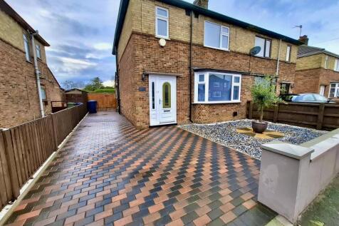 3 bedroom semi-detached house for sale
