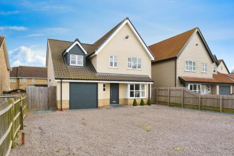 4 bedroom detached house for sale