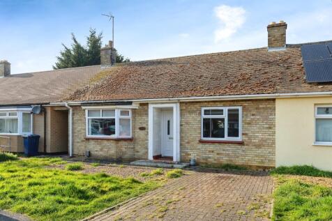 2 bedroom terraced bungalow for sale