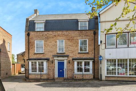 4 bedroom semi-detached house for sale