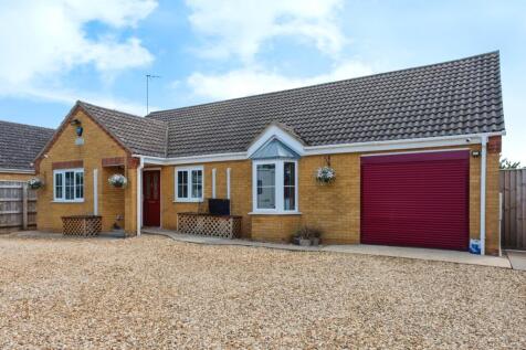 3 bedroom detached bungalow for sale