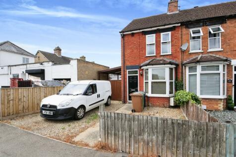 2 bedroom end of terrace house for sale