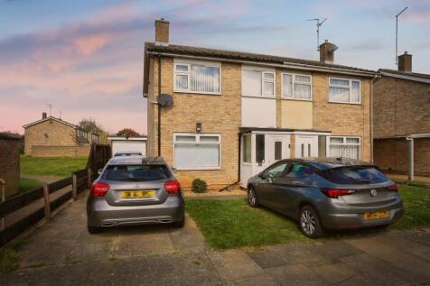 2 bedroom semi-detached house for sale