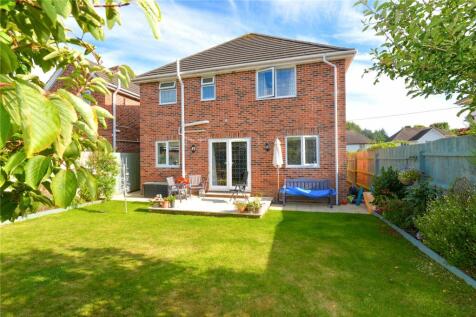 Avenue Road, New Milton, Hampshire, BH25 3 bed detached house for sale