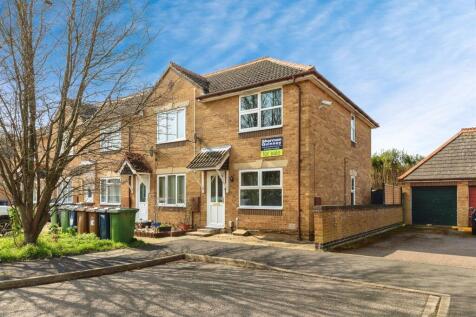 2 bedroom end of terrace house for sale