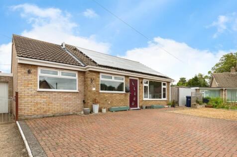 3 bedroom detached bungalow for sale