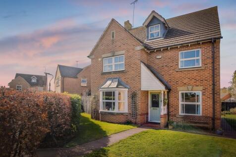 5 bedroom detached house for sale