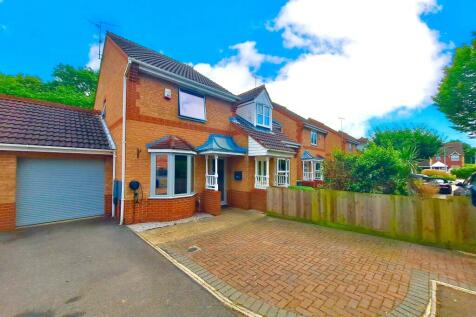 2 bedroom semi-detached house for sale