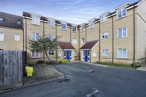 2 bedroom ground floor flat for sale