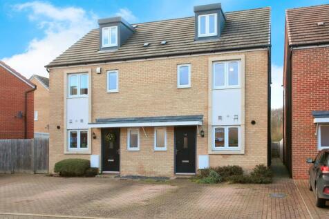3 bedroom semi-detached house for sale